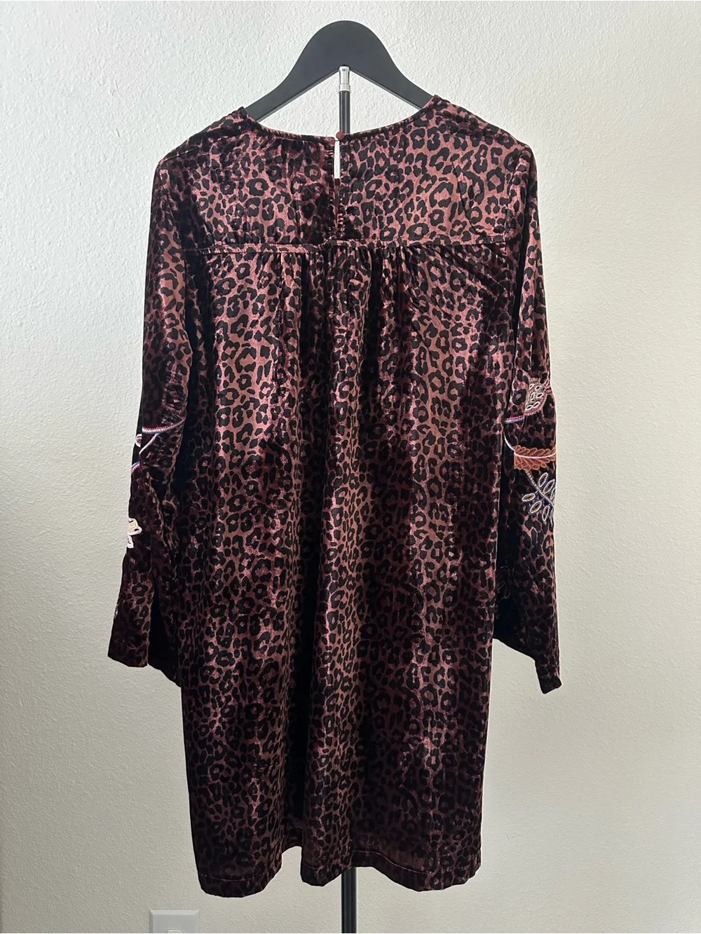 Johnny Was GINEVA Kimono Sleeve Embroidered Velvet Shift Leopard Dress Med NEW